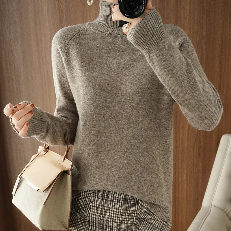 Lunéa Knitwear, Women's Turtleneck Sweater