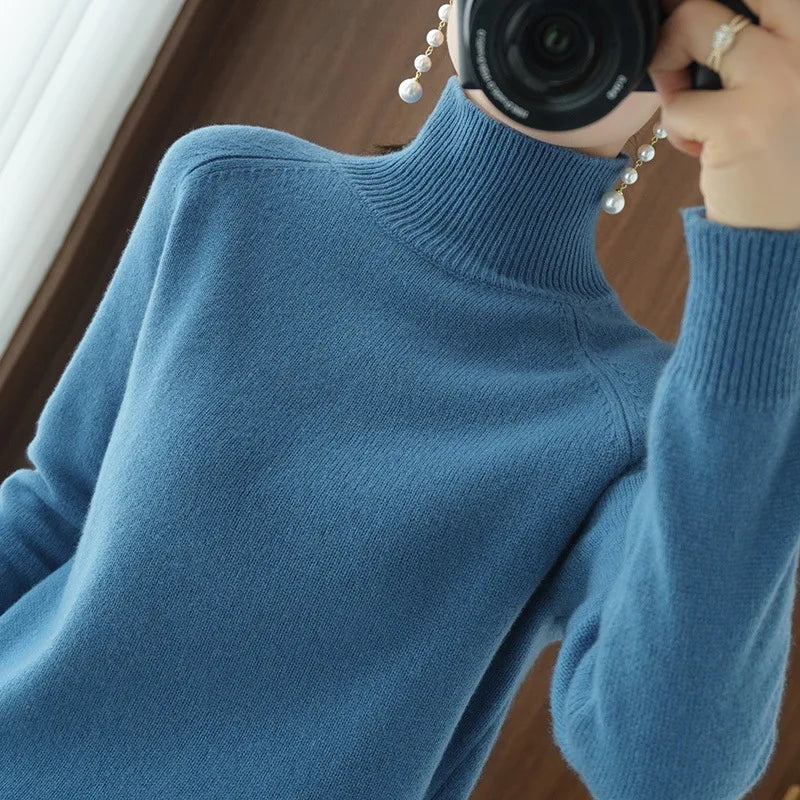 Lunéa Knitwear, Women's Turtleneck Sweater
