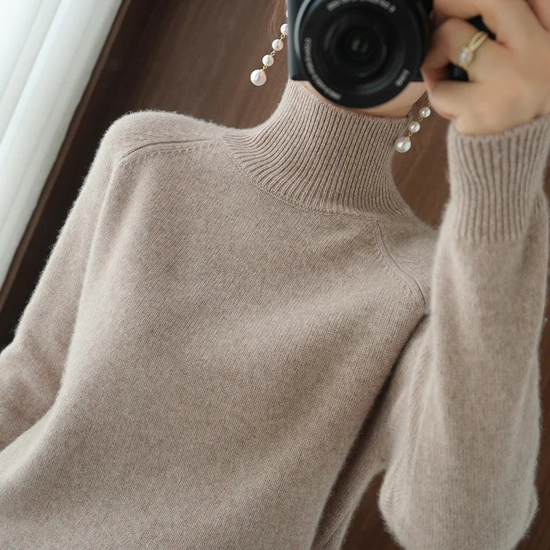 Lunéa Knitwear, Women's Turtleneck Sweater