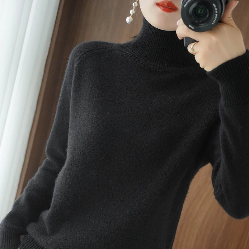 Lunéa Knitwear, Women's Turtleneck Sweater